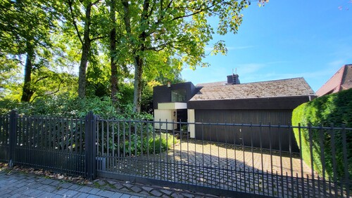 Zufahrt - Villa mit 309,00 m&sup2; in Kronberg-Schönberg zum Kaufen