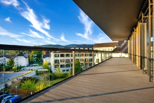 Umlaufende Balkonflächen - Praxis- oder Bürofläche mit Penthouse-Feeling im modernen Ärztehaus