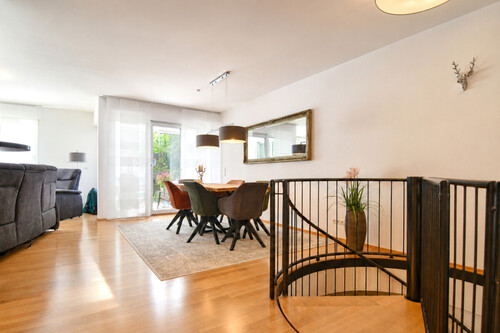Blick vom Eingang aus - Maisonettenwohnung mit 101,00 m&sup2; in Eppstein / Bremthal zum Kaufen