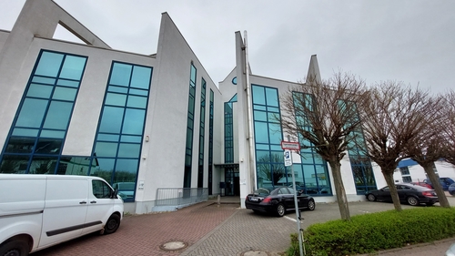 Eingangsseite - 3.5 Zimmer Büro zur Miete in Hofheim