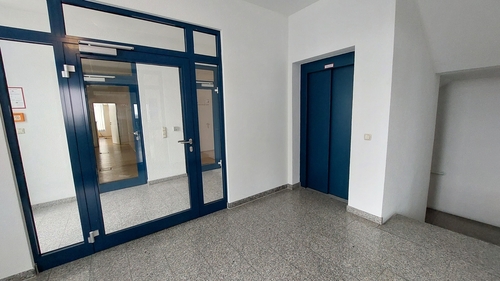 Eingang/Aufzug - 3.5 Zimmer Büro in Hofheim