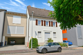 Hausansicht - 4 Zimmer Maisonettenwohnung zur Miete in Kelkheim