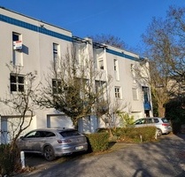 RMH mit Garage, 2 Balkonen, Garten und Terrasse - Wiesbaden