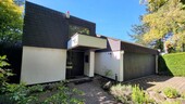Hauseingang mit Garage - 