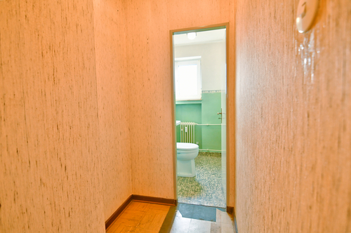 Garderobe zum GWC - Etagenwohnung mit 105,67 m² in Schwalbach zum Kaufen