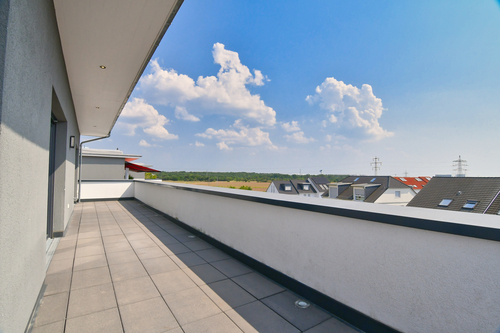 Penthouse Terrasse - Exklusives Penthouse mit umlaufender Terrasse und gehobener Ausstattung in Kelsterbach