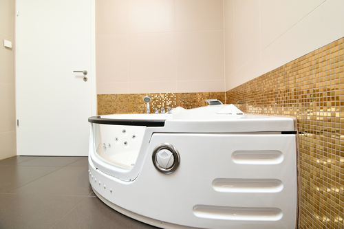 Wanne mit Whirlfunktion - 