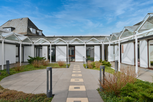 Am Innenhof gelegen - 3 Zimmer Bar, Café, Diskothek zur Miete in Königstein