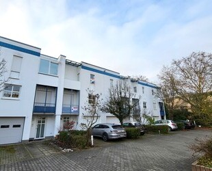 RMH mit Garage, 2 Balkonen, Garten und Terrasse - Wiesbaden