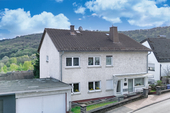 Ansicht Straße - 11 Zimmer Mehrfamilienhaus, Wohnhaus in Kelkheim