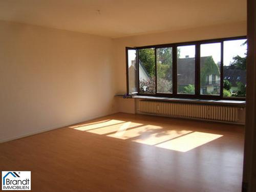 Wohnraum - Attraktive Altbauwohnung am Rande der Stadt!