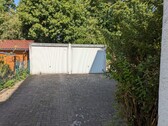 Garage links zur Wohnung - 