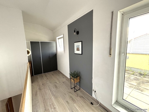 Flurbereich Galerie mit Zugang zur Dachterrasse - 