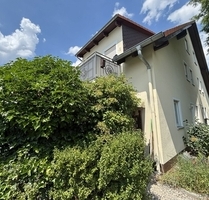 Wohnen wie im eigenen Haus: Gepflegtes Quattrohaus-Viertel (rechtlich Eigentumswohnung) in Coswig