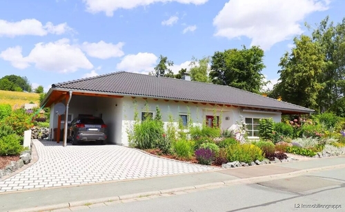 Bungalow mit Carport - 3 Zimmer Einfamilienhaus in Bad Steben