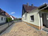 Einfahrt - 4 Zimmer Doppelhaushälfte in Röderaue