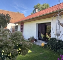 Idyllischer 2-Seiten Bauernhof mit Wohnhaus, Anbau, Scheune, kleinem Stall u. traumhaftem Grundstück - Thiendorf