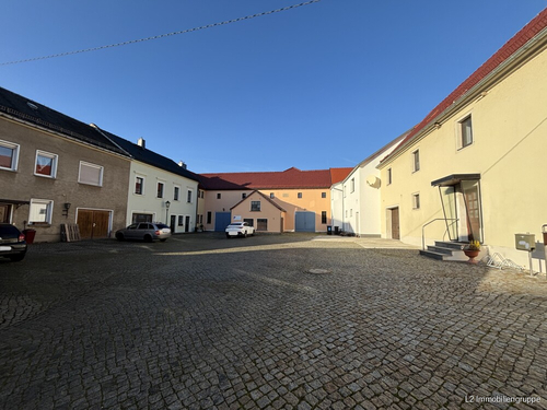 3-Seitenhof Ansicht - Mehrfamilienhaus, Wohnhaus in Dresden / Schönborn bei Radeberg