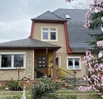 Charmante Doppelhaushälfte für idyllisches Familienwohnen mit großem Grundstück in bester Lage - Weinböhla