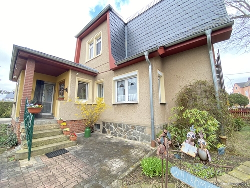Hausansicht - 5 Zimmer Doppelhaushälfte in Weinböhla