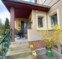 Charmante Doppelhaushälfte für idyllisches Familienwohnen mit großem Grundstück in bester Lage - Weinböhla