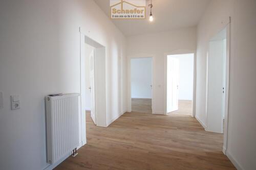 Diele - Gepflegtes, kernsaniertes 3-Familienhaus mit Charme und Ausbaureserve nahe dem Werler Zentrum