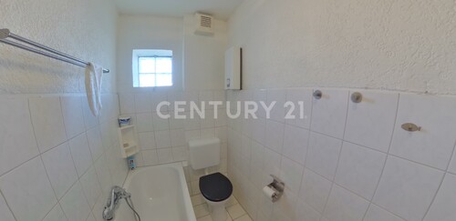 Badezimmer (1. OG links) - 