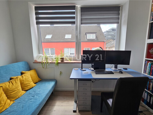 Büro - KI bearbeitet - 