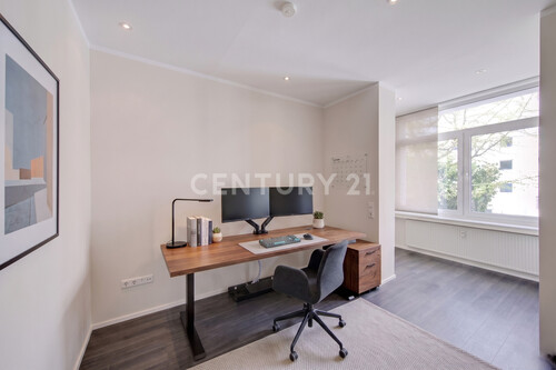 Homeoffice / Durchgangszimmer - Möbel mit KI hinzugefügt - 