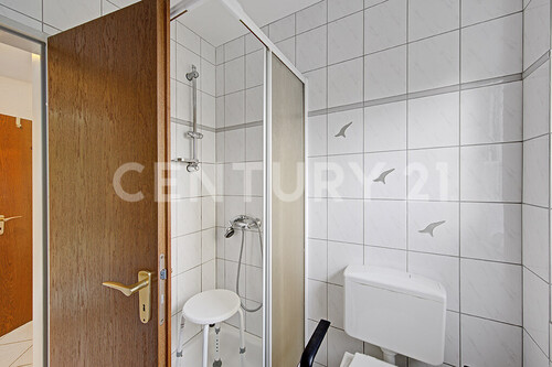 Badezimmer mit Fenster - 