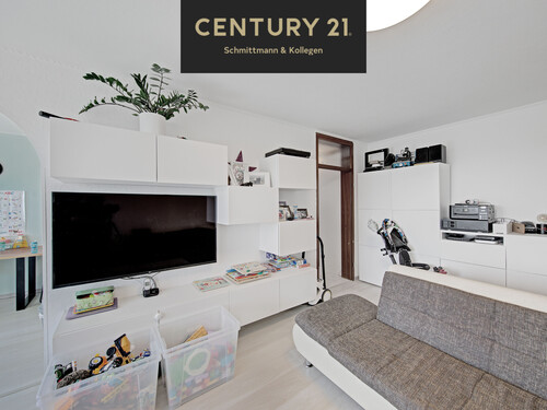 Wohnzimmer mit Zugang zur Loggia - Ankommen & Wohlfühlen – Ihr Rückzugsort mit Loggia