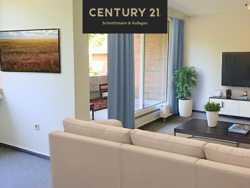 Wohn- & Schlafzimmer mit Zugang zum Balkon - Living R - Uninähe! Helle Etagenwohnung mit großzügigem Balkon