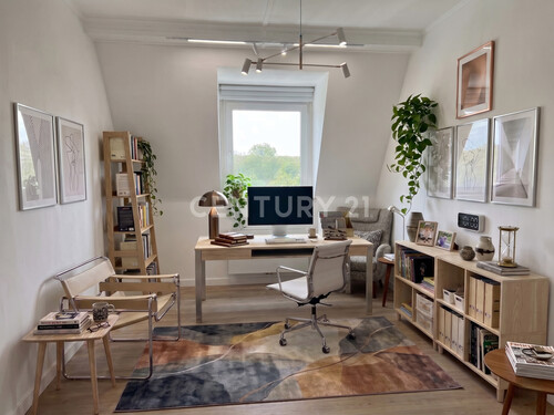 Arbeitszimmer möbeliert (KI) - 
