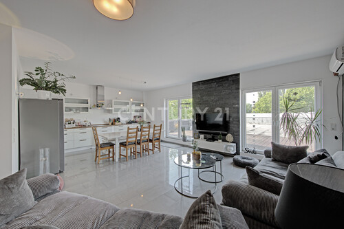 Wohnbereich mit Blick in die Küche - 4 Zimmer Wohn- & Geschäftshaus zum Kaufen in Herne
