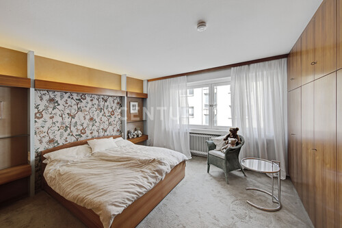 1. OG Schlafzimmer - 