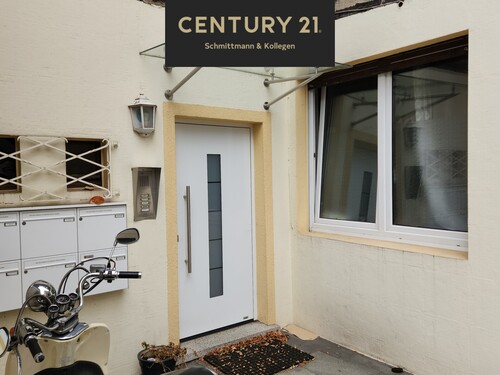 Hauseingang - Neues Zuhause - Niemand tanzt Ihnen hier auf dem Kopf herum!