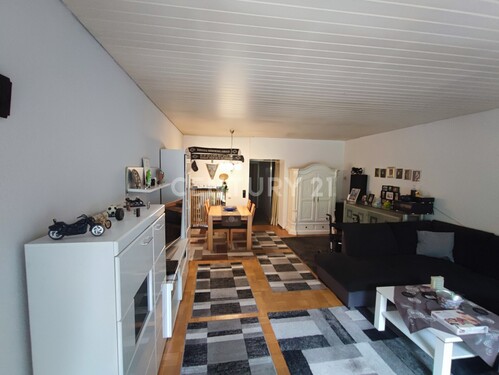 Wohnzimmer mit Blick zur Diele - Bungalow mit 56,00 m² in Oberhausen - Stadt Mitte zum Kaufen