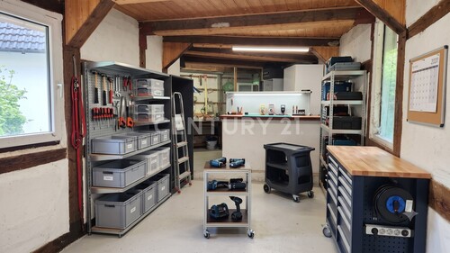 Schuppen-Werkstatt / Visualisierung KI-generiert - 