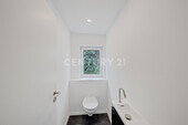 OG separates WC mit Tageslicht - 