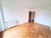 Kinderzimmer/Arbeitszimmer mit Zugang zum Balkon - 