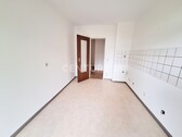Küche mit Zugang zum Balkon - 