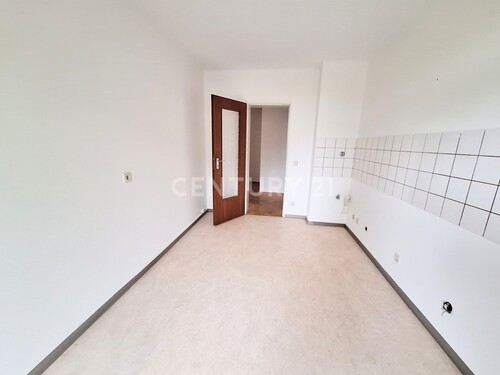 Küche mit Zugang zum Balkon - 