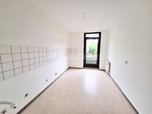 Küche mit Zugang zum Balkon - 