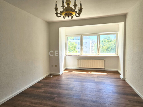 Wohnzimmer - 4 Zimmer Etagenwohnung in Dortmund