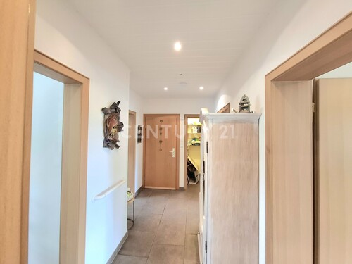 Flurbereich mit Sicht auf die Wohnungstür - 