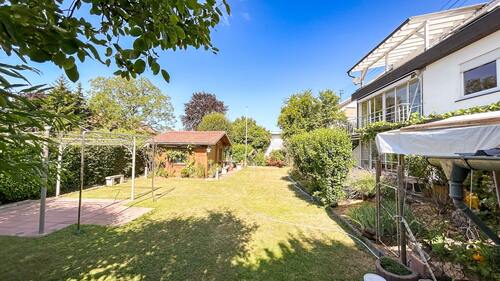 gemeinschaftlicher Garten - Dachgeschoßwohnung mit 91,00 m² in Baden-Baden zum Kaufen