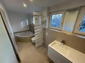 Badezimmer - Einfamilienhaus mit 182,00 m² in Baden-Baden zum Kaufen