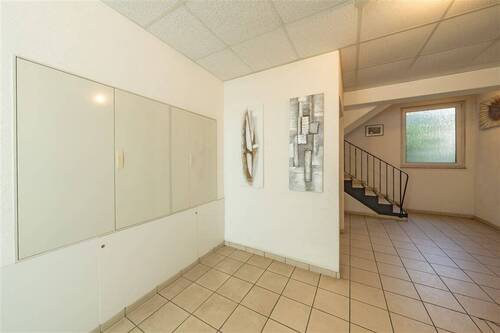 Flur - Mehrfamilienhaus, Wohnhaus mit 264,00 m² in Neuenrade zum Kaufen
