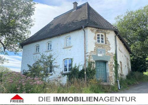 Außenansicht - Burg Helberg - Ein Haus mit Geschichte