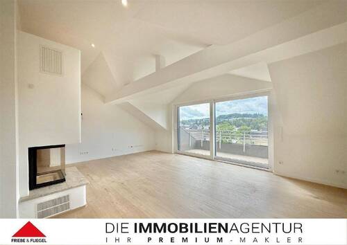 Wohnzimmer - Hochwertig ausgestattete 3-Zimmer Wohnung mit Kamin in Meinerzhagen